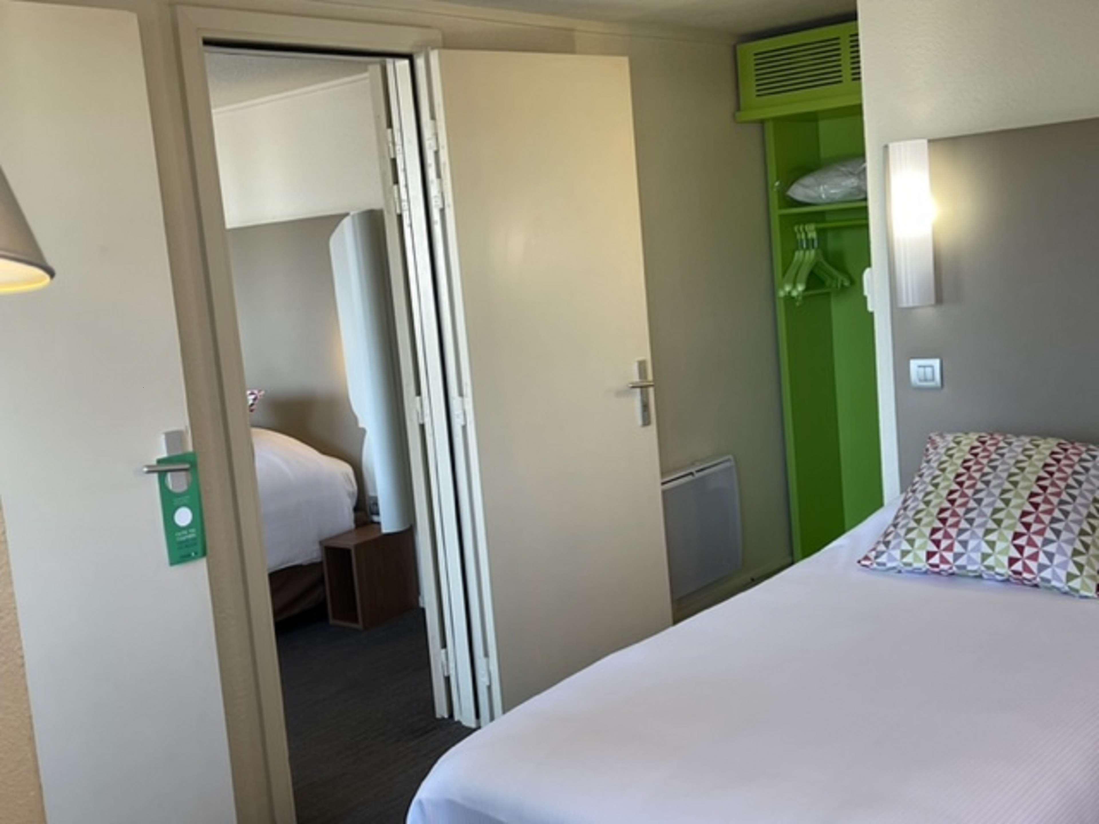 Campanile Amiens - Glisy Hotel Екстериор снимка