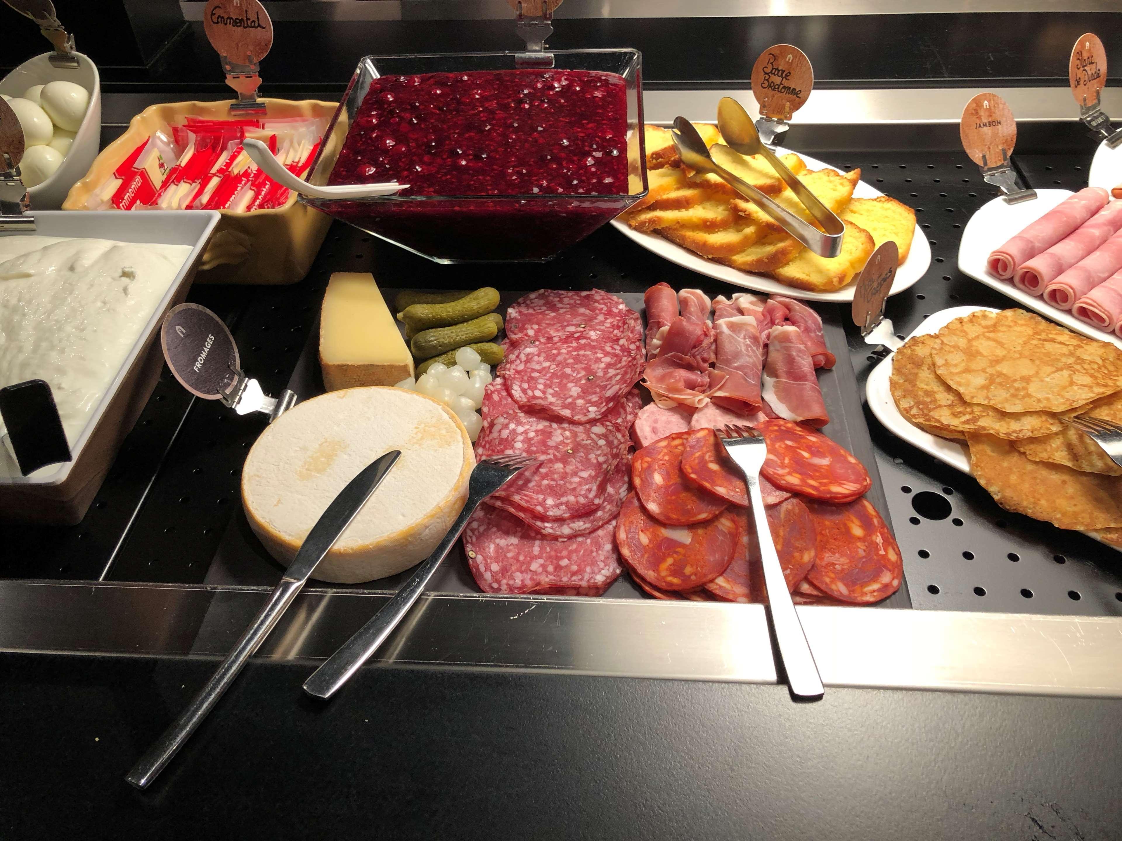 Campanile Amiens - Glisy Hotel Екстериор снимка
